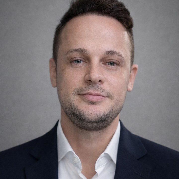 Foto e themeluesit të BizRadar Kosovo